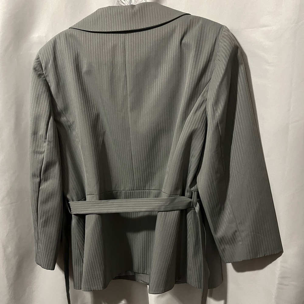 Gray Pinstriped Women’s Blazer/Jacket - Picture 7 of 11